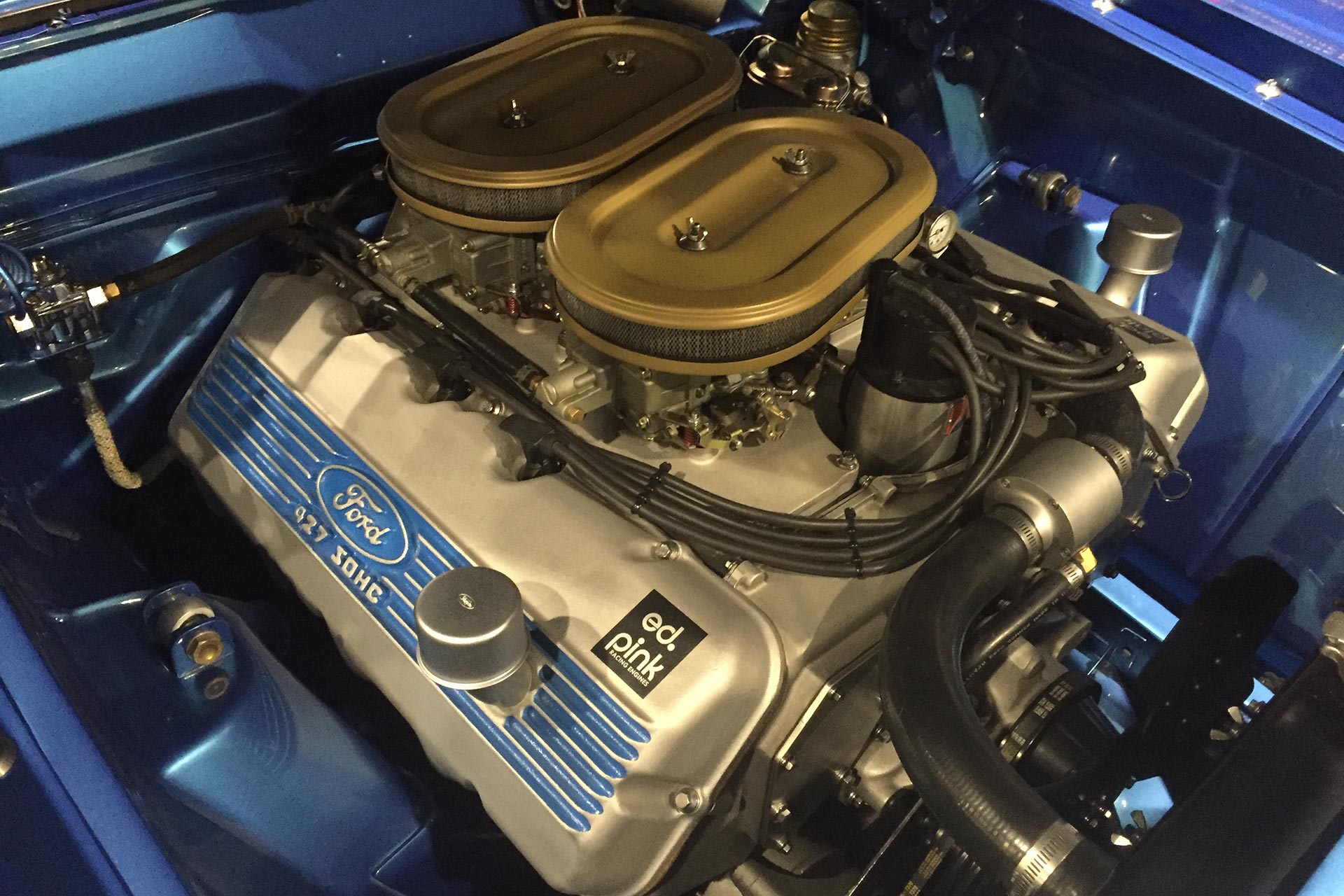 Ford SOHC 427 HEMI closeup