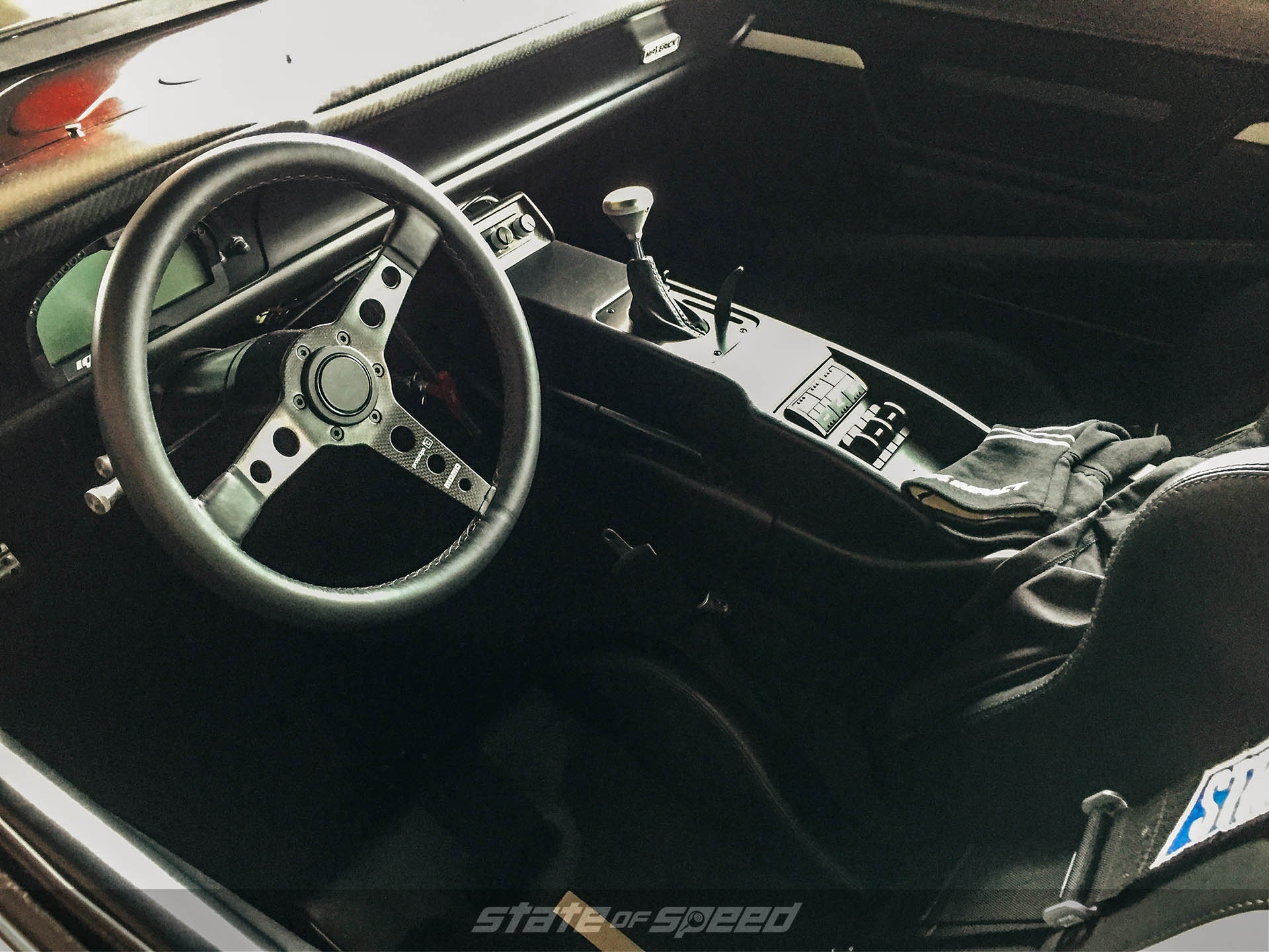 Ford Maverick interior with momo steering wheel