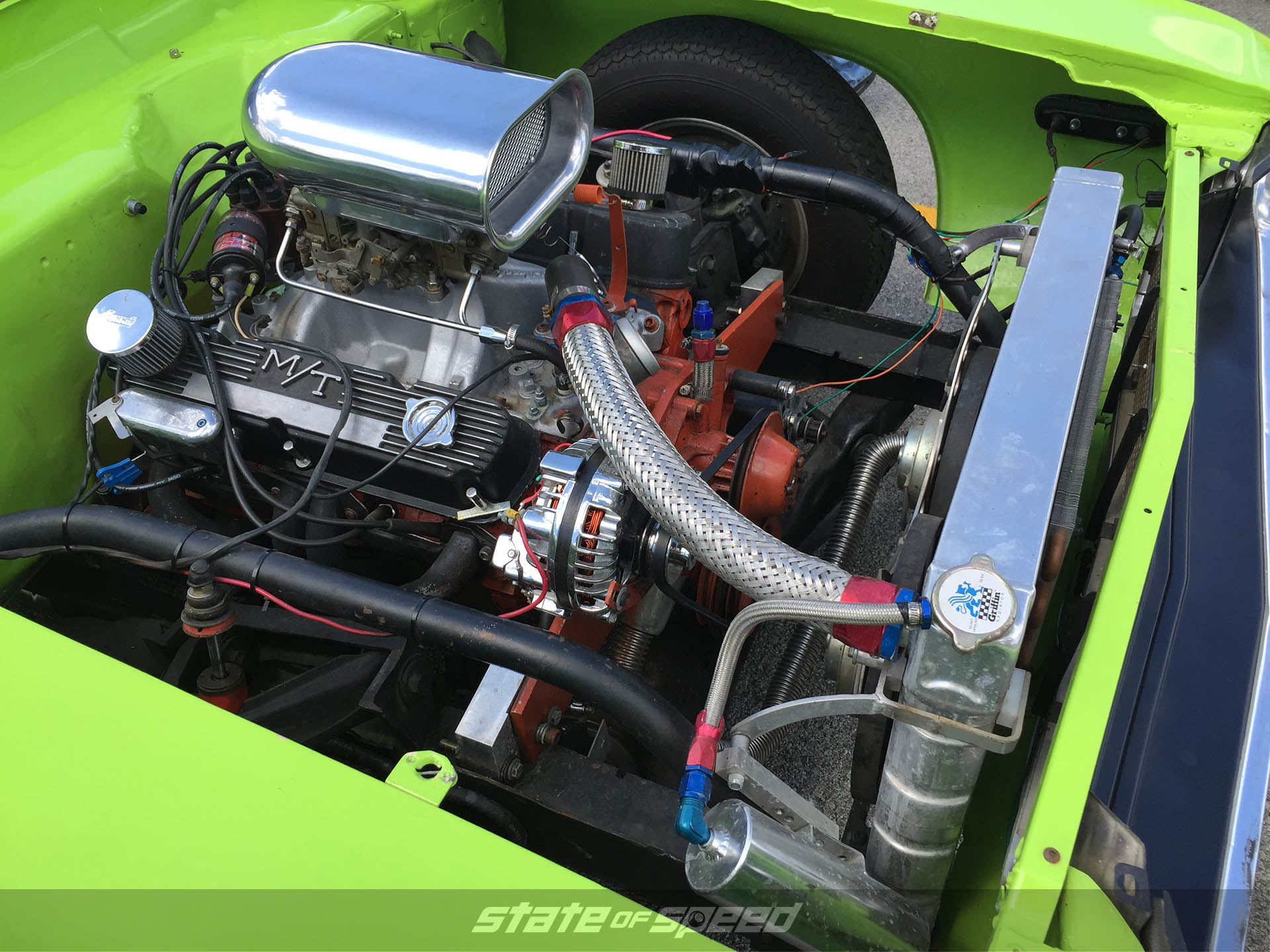 Dodge Challenger Enginebay