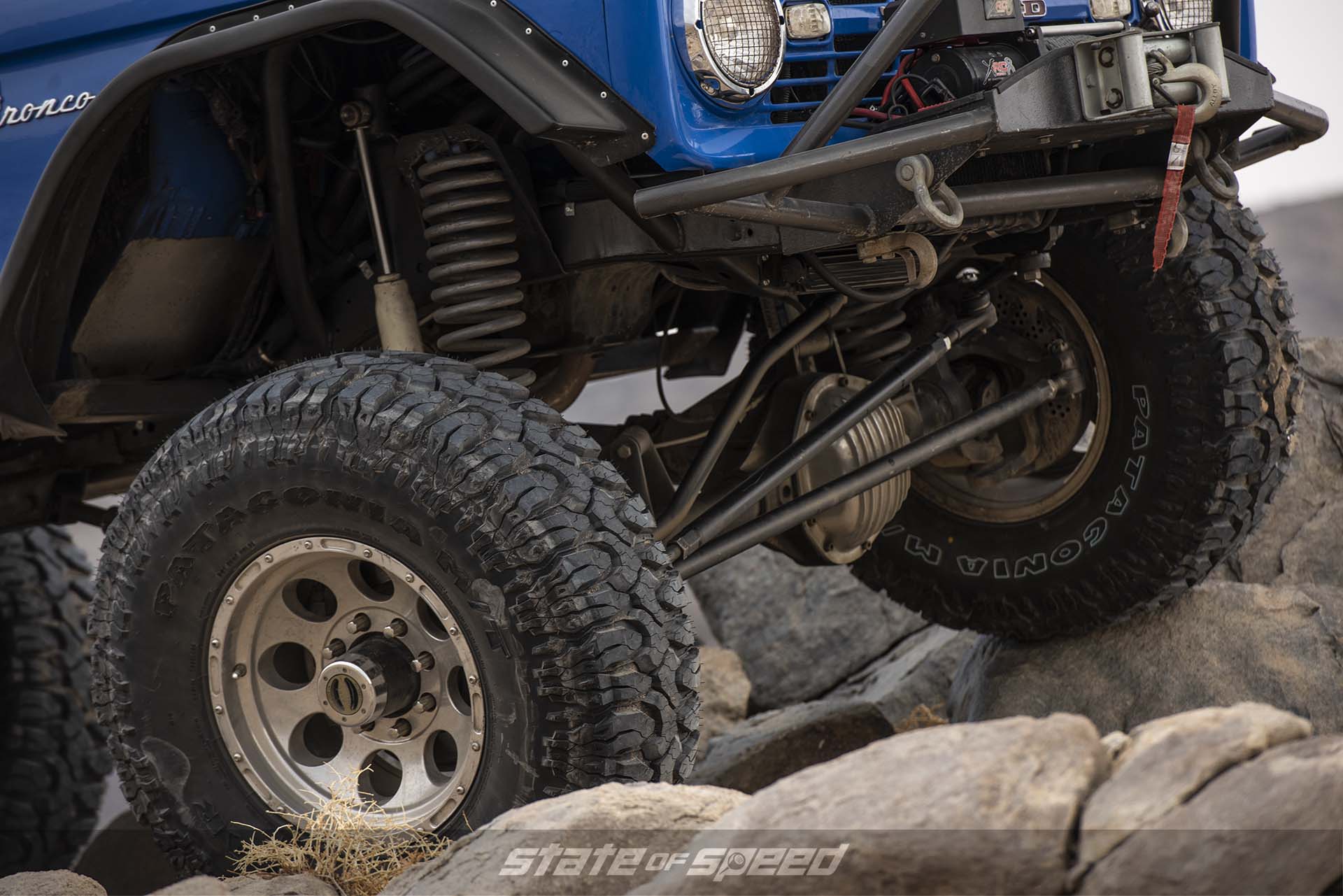 Bronco with pan hard bar on a straight axle