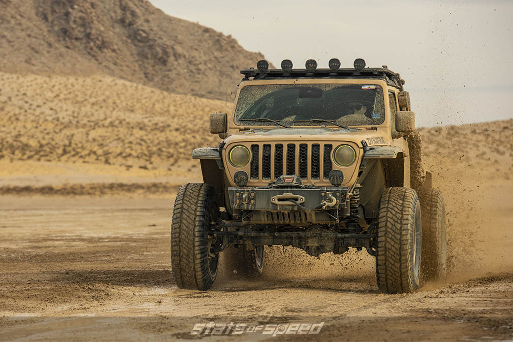 jeep gladiator on 40 inch patagonia x/t tires