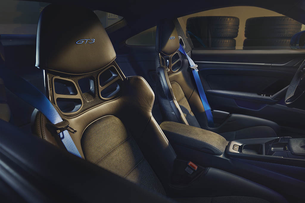 carbon fiber seats in new gt3