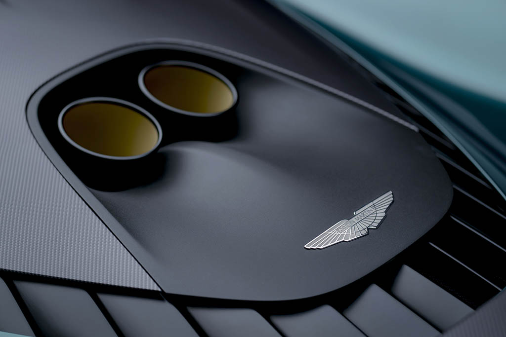 exhaust on hybrid supercar