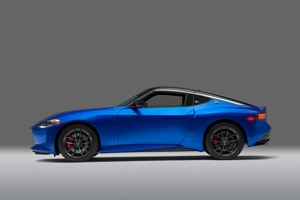 profile shot of blue 2023 nissan z