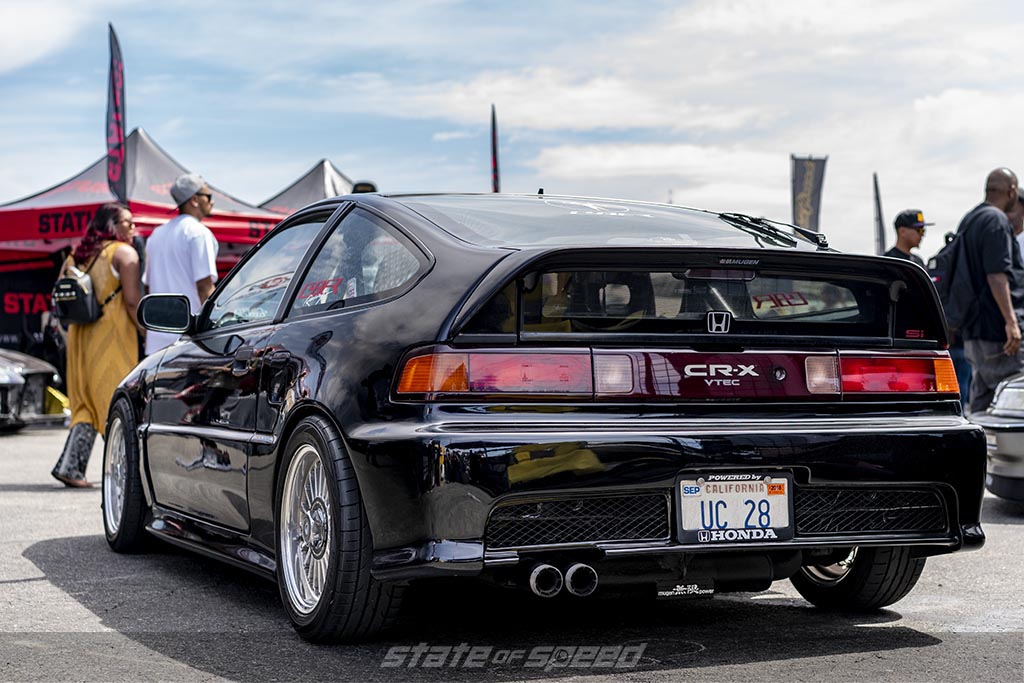 Black honda CR-X rear end