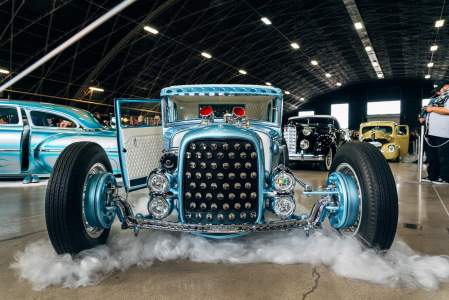 Bias Ply tires on a hot rod at the <a href="https://www.stateofspeed.com/2019/02/11/the-big-70/" target="_blank" rel="noopener noreferrer"><span style="text-decoration: underline;">2019 Grand National Roadster Show</span></a>
